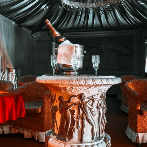 Josephine Club — Erotik-Location in Castelfidardo