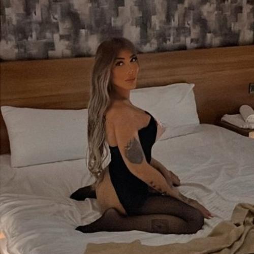Aylina — συνοδός στην πόλη Μπακού