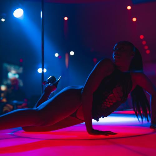 Cabaret Les Amazones — erotický podnik v Montréal