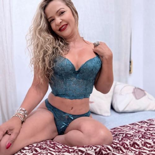 Nataly Ferreira — συνοδός στην πόλη Χιχόν