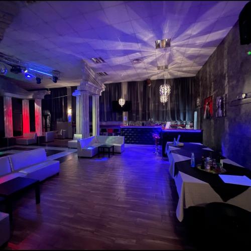 Nexus Naturist Club — مكان إيروتيكي في فرونا