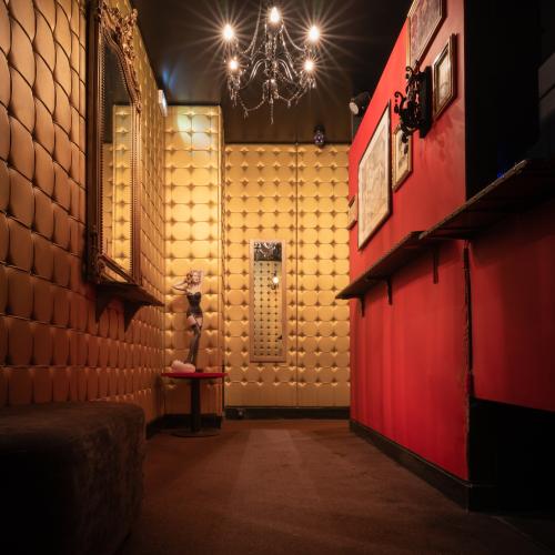 Overside — Erotik-Location in Paris, Foto 11