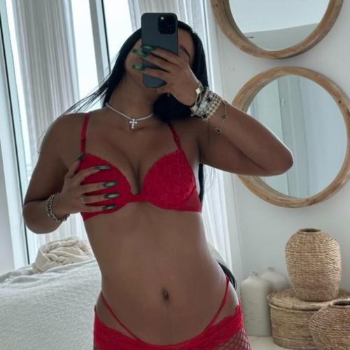 Naughty Model U — escort à Arlington