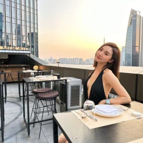 Anna — escort en Shanghái
