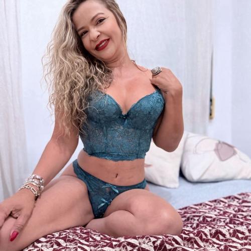 Nataly Ferreira — συνοδός στην πόλη Χιχόν