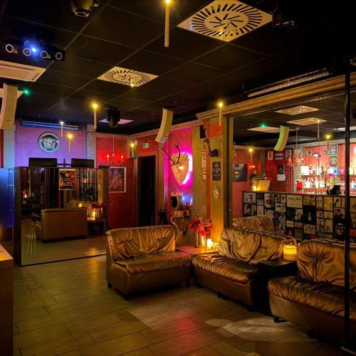 Love Club Privè — مكان إيروتيكي في مانربا دل غاردا