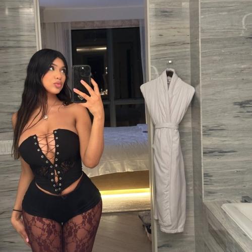 Nina — escortă în Las Vegas