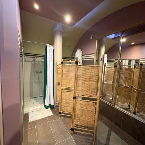 Paradise Massage — erotic venue in Budapest