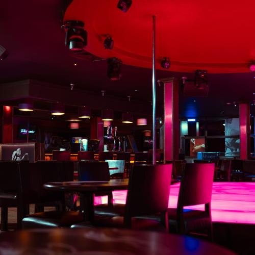 Cabaret Les Amazones — erotický podnik v Montréal