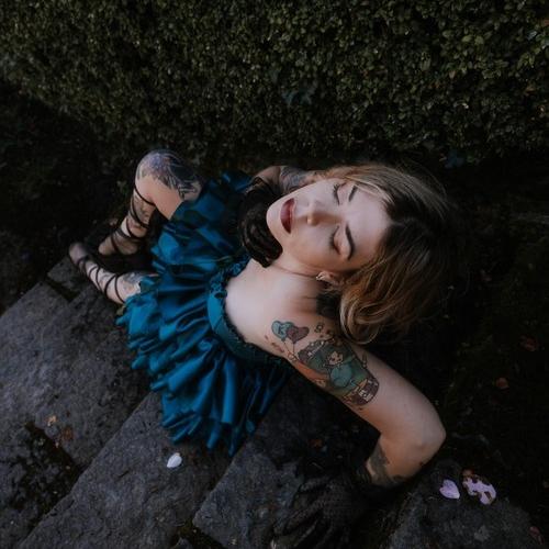 Hazelnoir — escort in North Bay