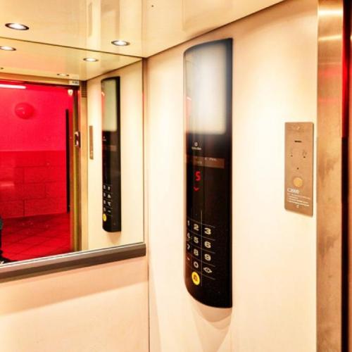 Eroscenter 55 — établissement érotique à Francfort