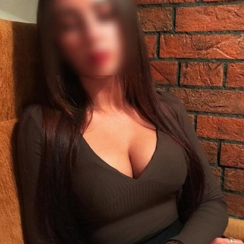 Alina — συνοδός στην πόλη Μπακού