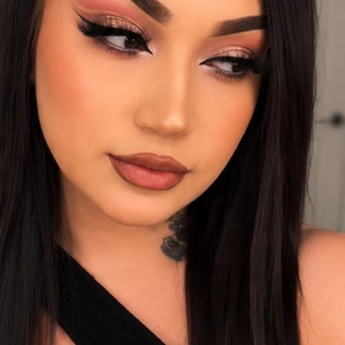Kali White — eskort i Sacramento