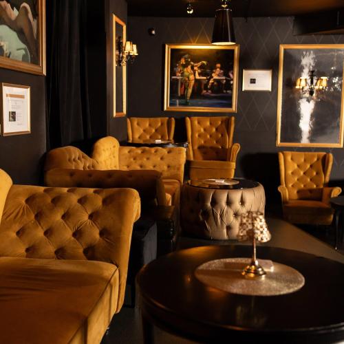 New Orleans Gentlemen's Club — Erotik-Location in Warschau