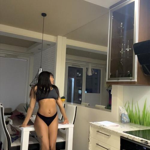 Ari — escortă în Katowice