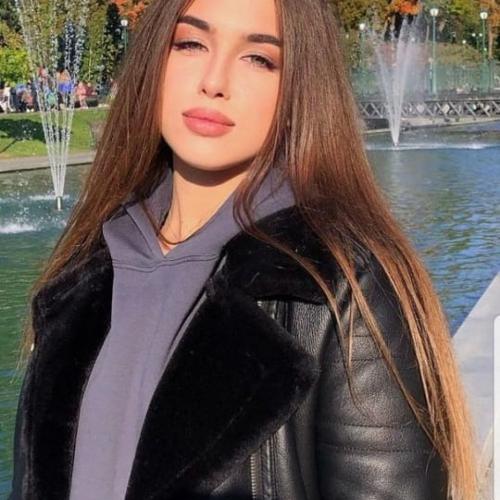 Alina — eskorte i Kyiv