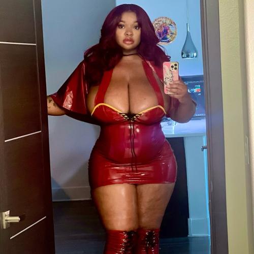 Nikitaxx Ebony — مرافقة في دبي