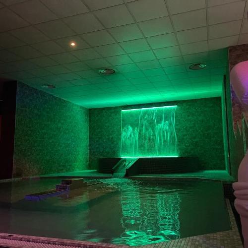 Nexus Naturist Club — مكان إيروتيكي في فرونا