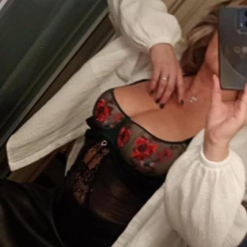 Noémie — مرافقة في ميجافا، الصورة 7