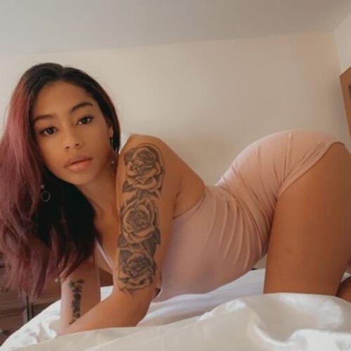 Yyuri — eskort v Sacramento
