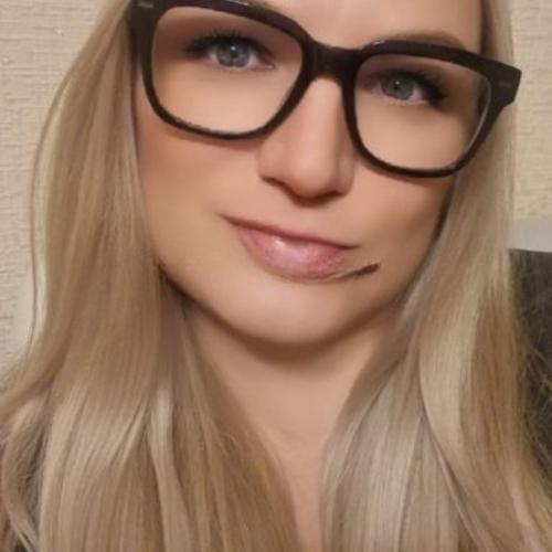Niki — مرافقة في ريغا