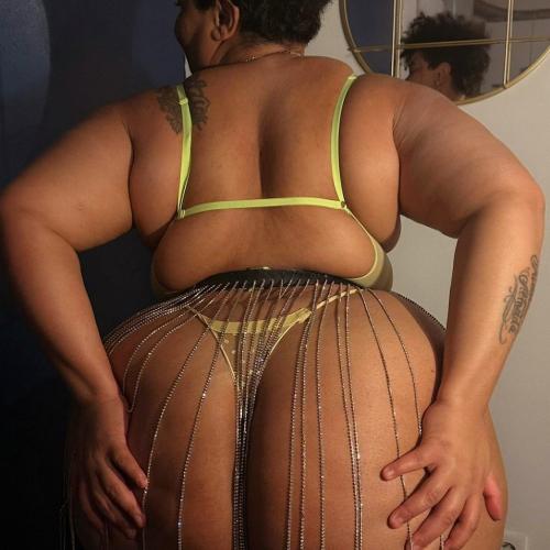 Adriana — escort in Parijs