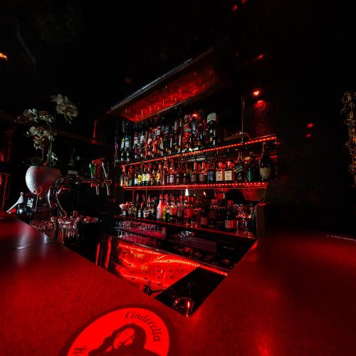 Gentlemen Club Cinderella — erotikus hely itt: Rotterdam