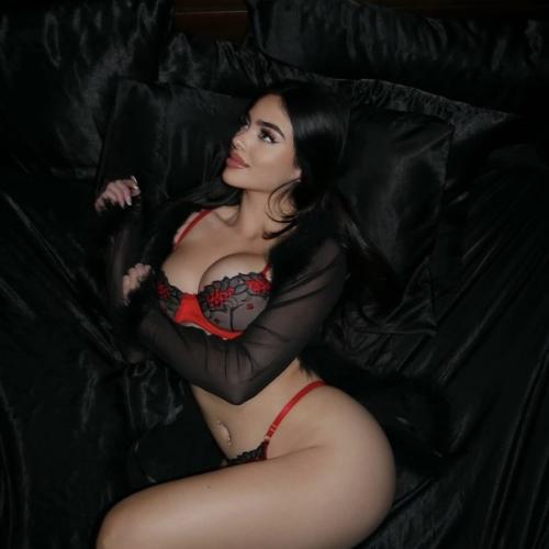 Xo Ariana — escort en Riverside
