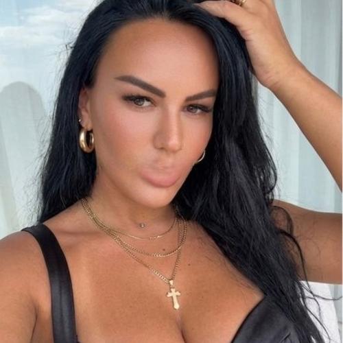 Nikki — Santorini şehrinde eskort