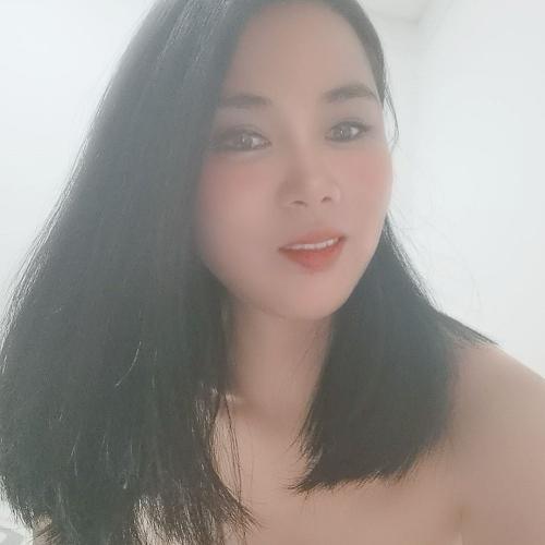 Shirley — مرافقة في مدينة الكويت