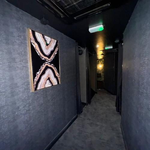 Diamonds & Strings — Erotik-Location in Watford