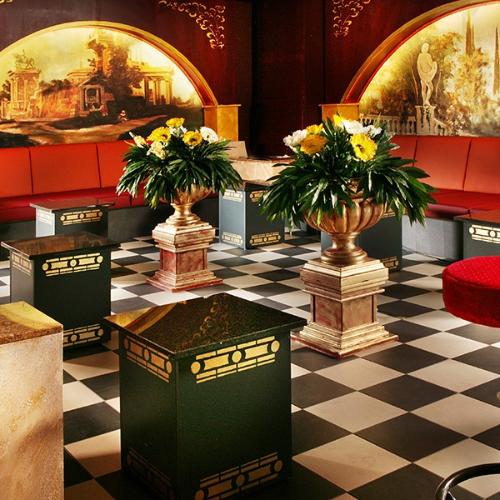 Club Palace — Root şehrinde erotik mekan